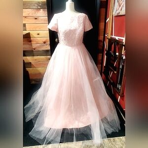 So Romantic!Ballet Pink Formal Gown Full skirt 36" Bust 33" waist 45" skirt le…